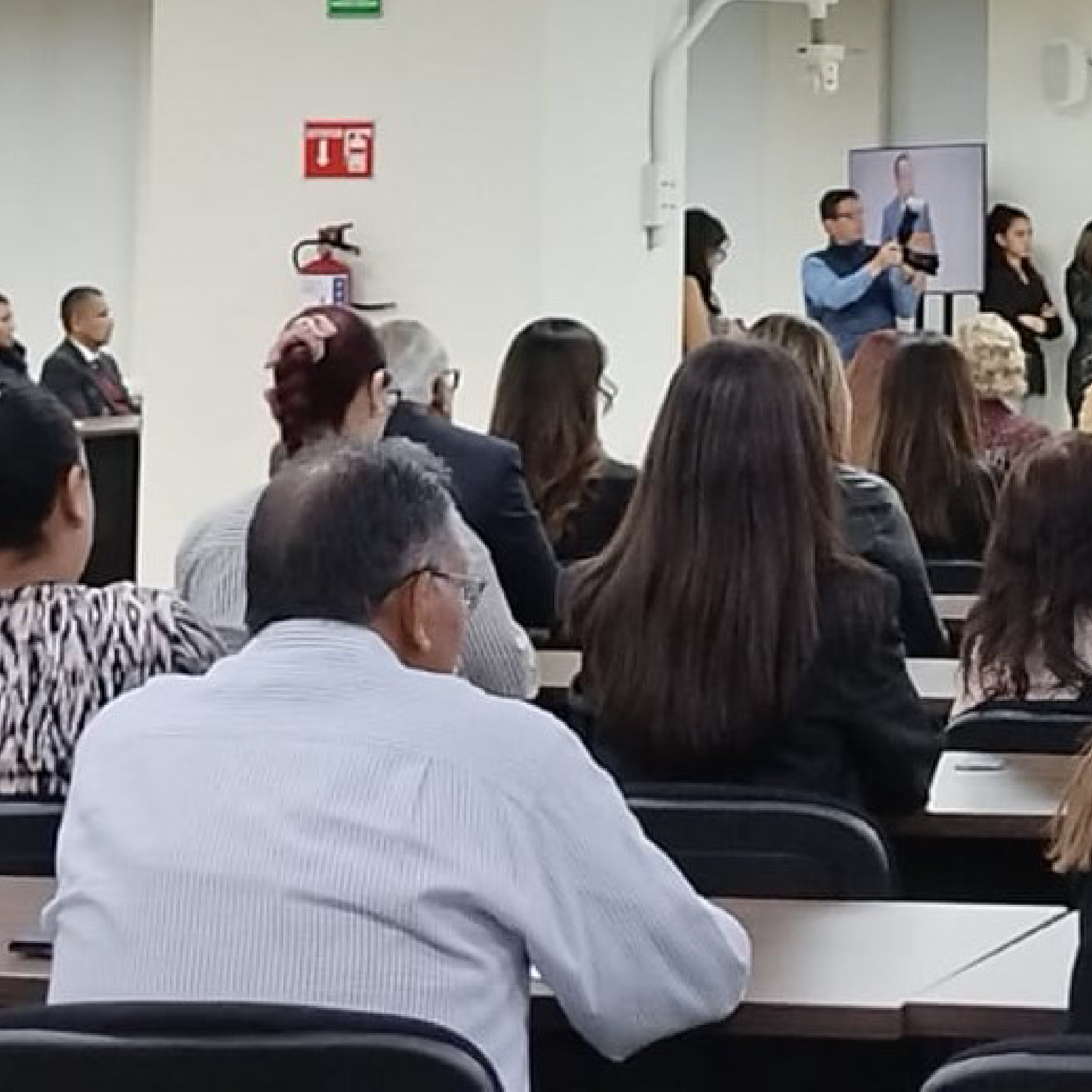 IMPERATIVO ESTUDIO Y REFLEXION SOBRE INTELIGENCIA ARTIFICIAL EN LA IMPARTICION DE JUSTICIA MAG GUERRA ALVAREZ_Mesa de trabajo 1 copia 3