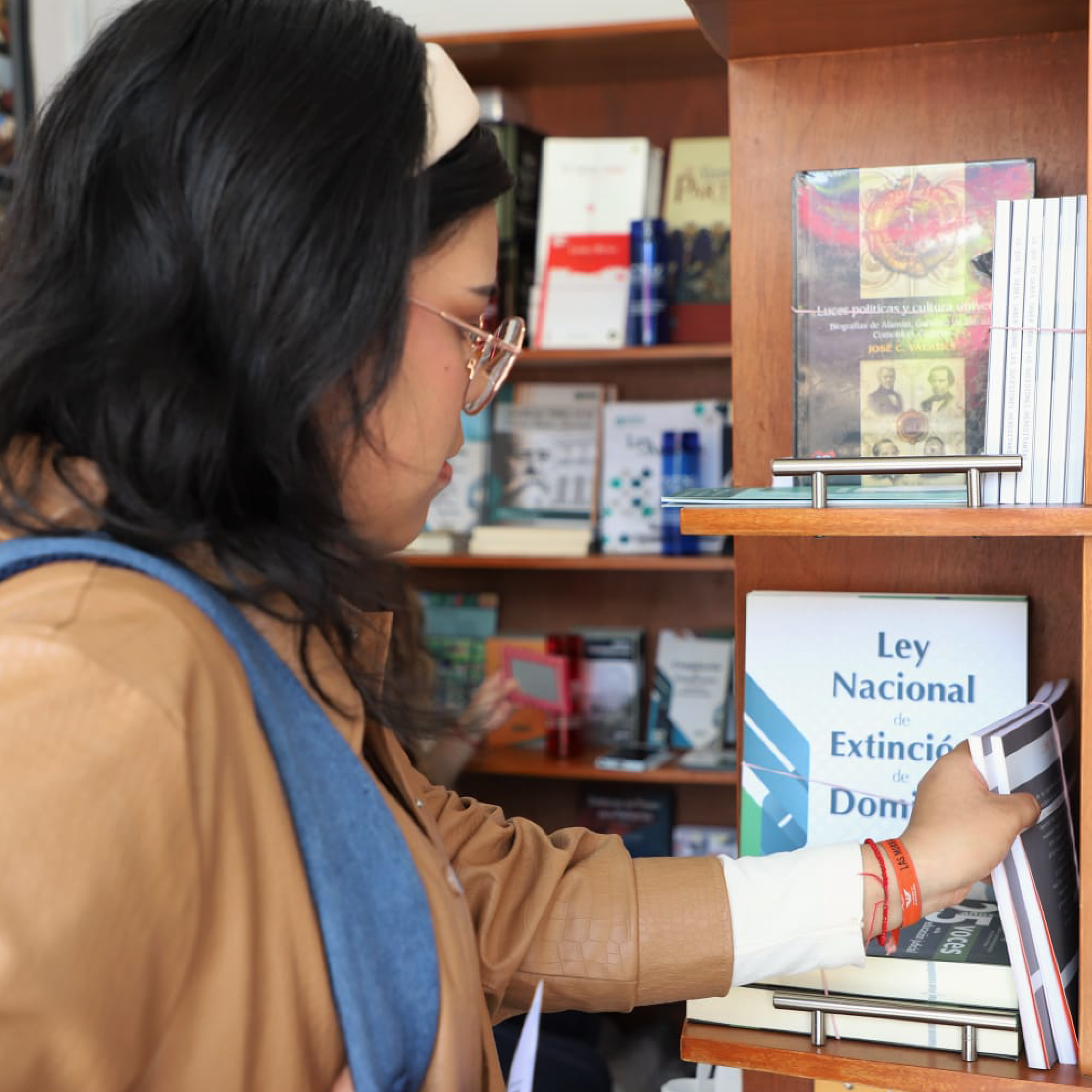 MILES DE VISITANTES RECIBIO EL STAND DEL PJCDMX EN XXIV FERIA INTERNACIONAL DEL LIBRO_Mesa de trabajo 1 copia 3