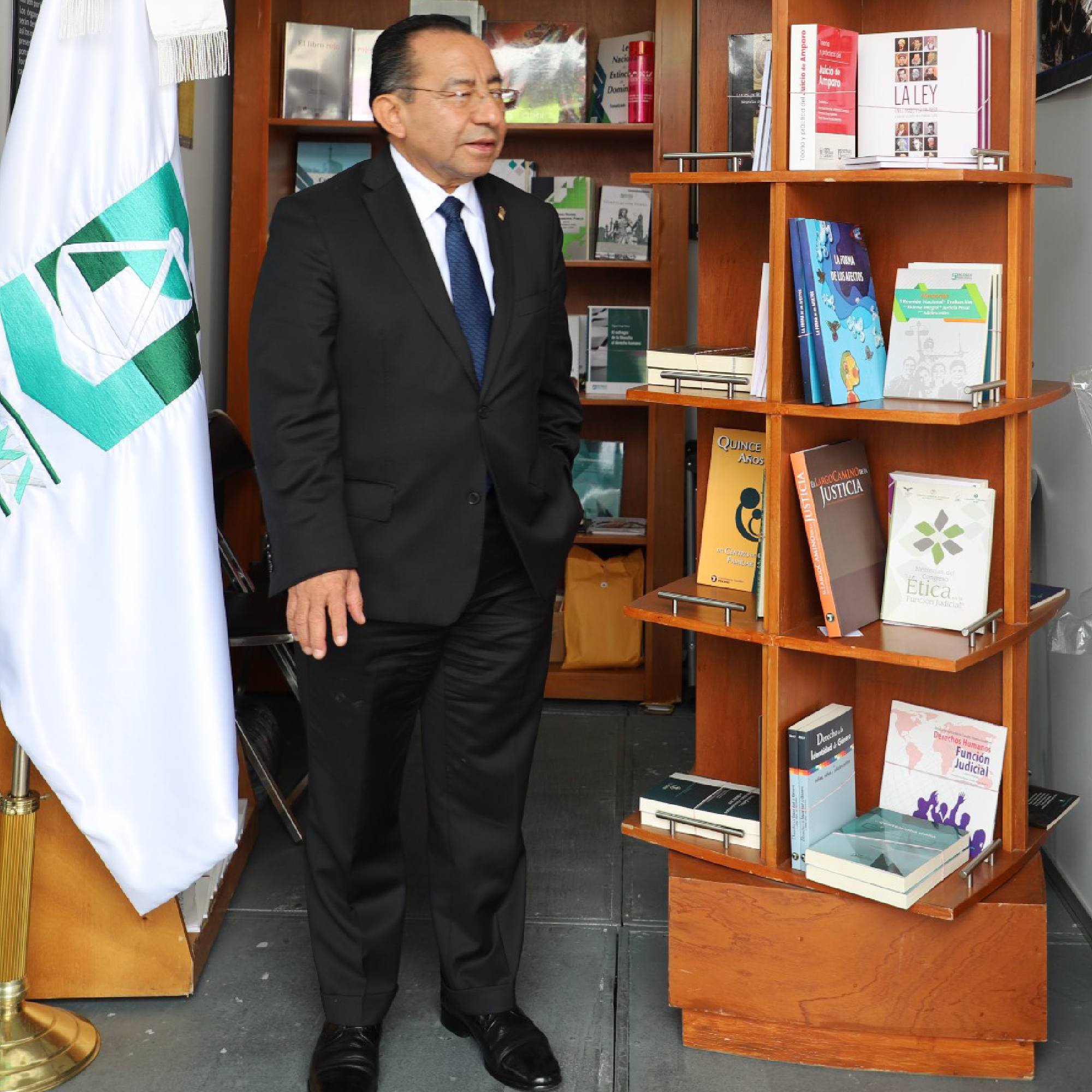 MILES DE VISITANTES RECIBIO EL STAND DEL PJCDMX EN XXIV FERIA INTERNACIONAL DEL LIBRO_Mesa de trabajo 1 copia 4
