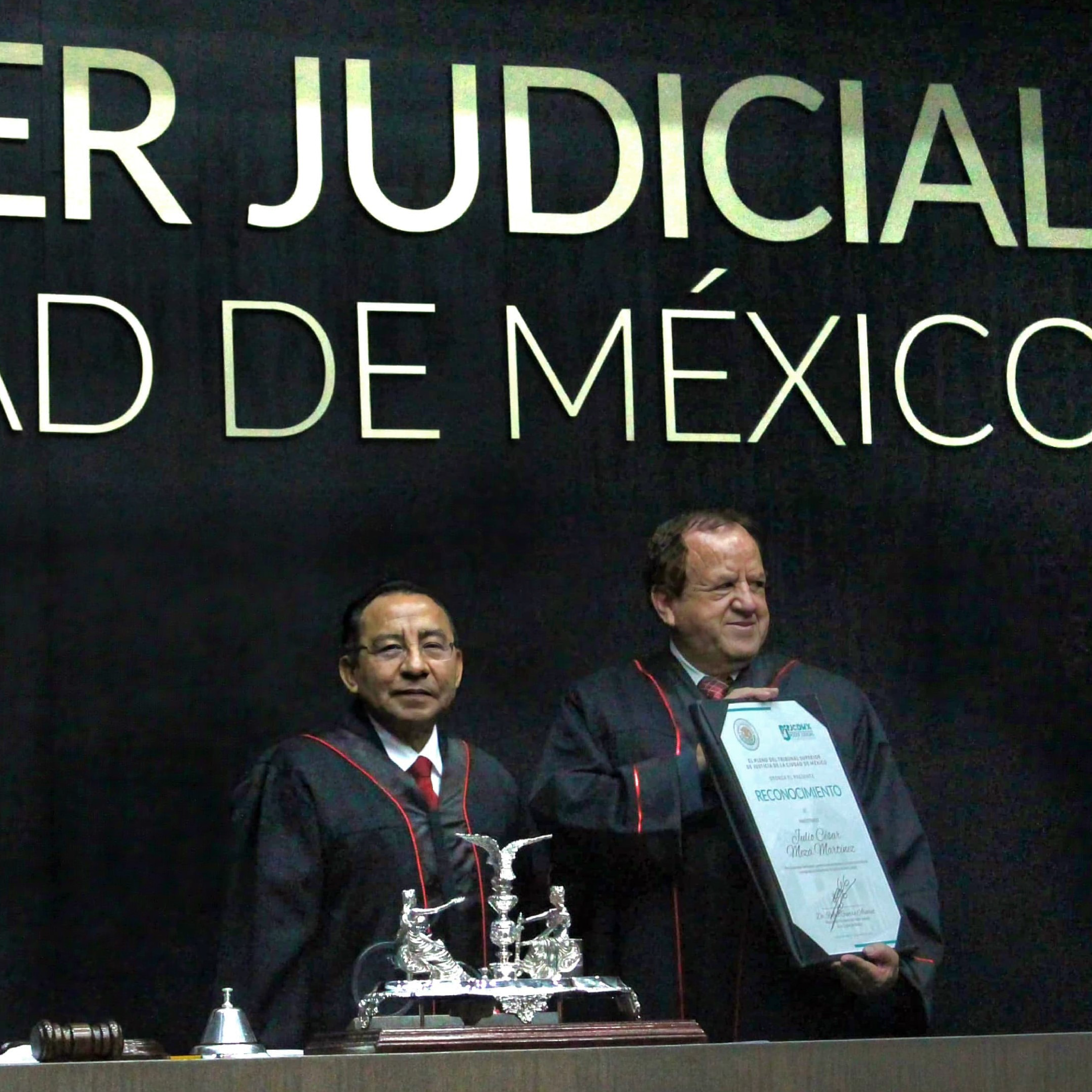 RINDE HOMENAJE PJCDMX A MAGISTRADOS Y MAGISTRADAS EN RETIRO-09