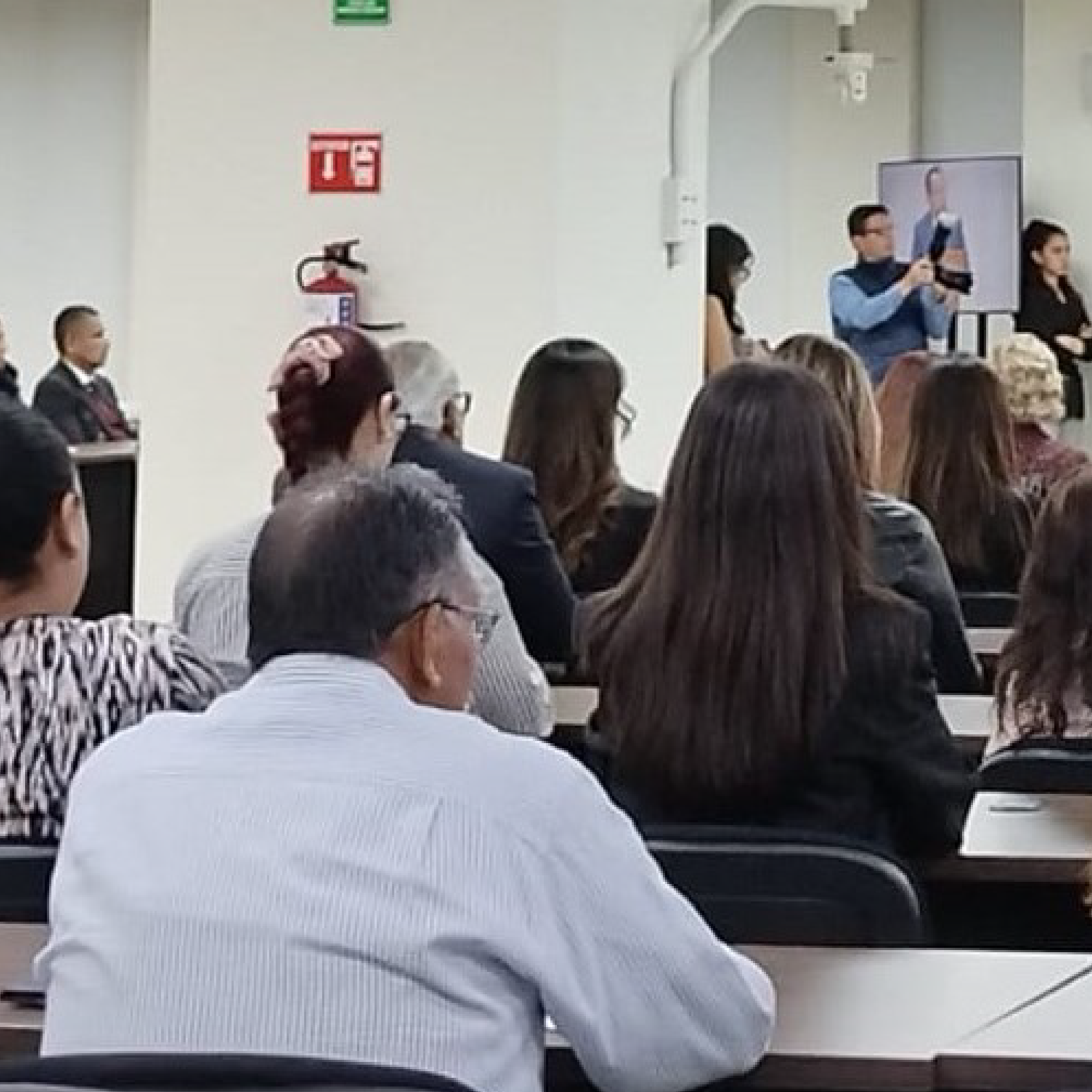 VIOLENCIA CONTRA LAS MUJERES ES UNA HERIDA SOCIAL MAG GUERRA ALVAREZ_Mesa de trabajo 1 copia 3